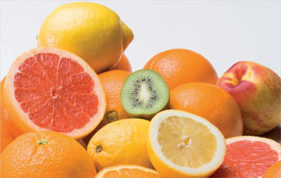 Quanto de vitamina C precisamos por dia?